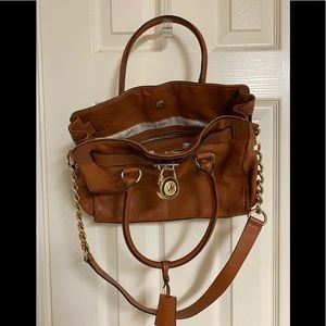 NWOT Michael Kors w/Dual Straps so worn shoulder/crossbody